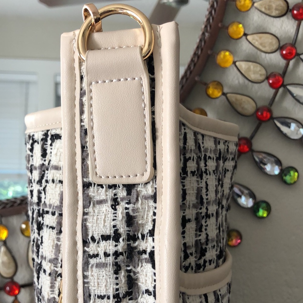 NWT Ahdorned Cream Classic Tweed Crossbody Messenger Handbag w/Chain Strap - Picture 5 of 7